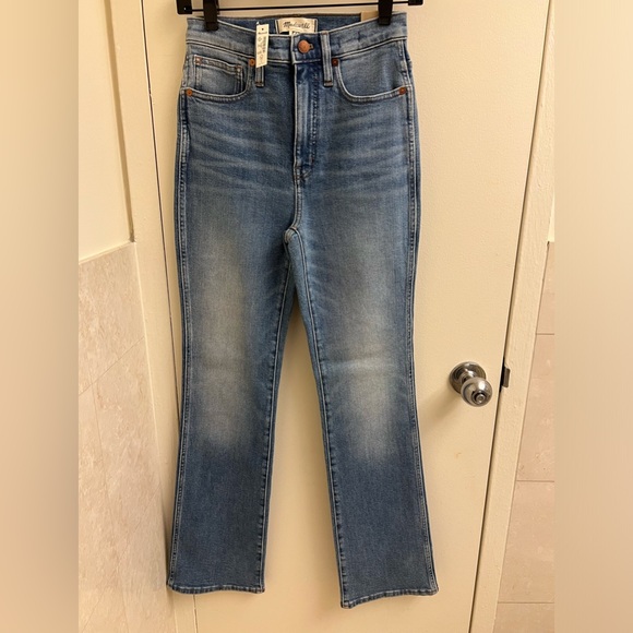 90s High-Rise Bootcut Jeans in Danver Wash - Picture 6 of 8